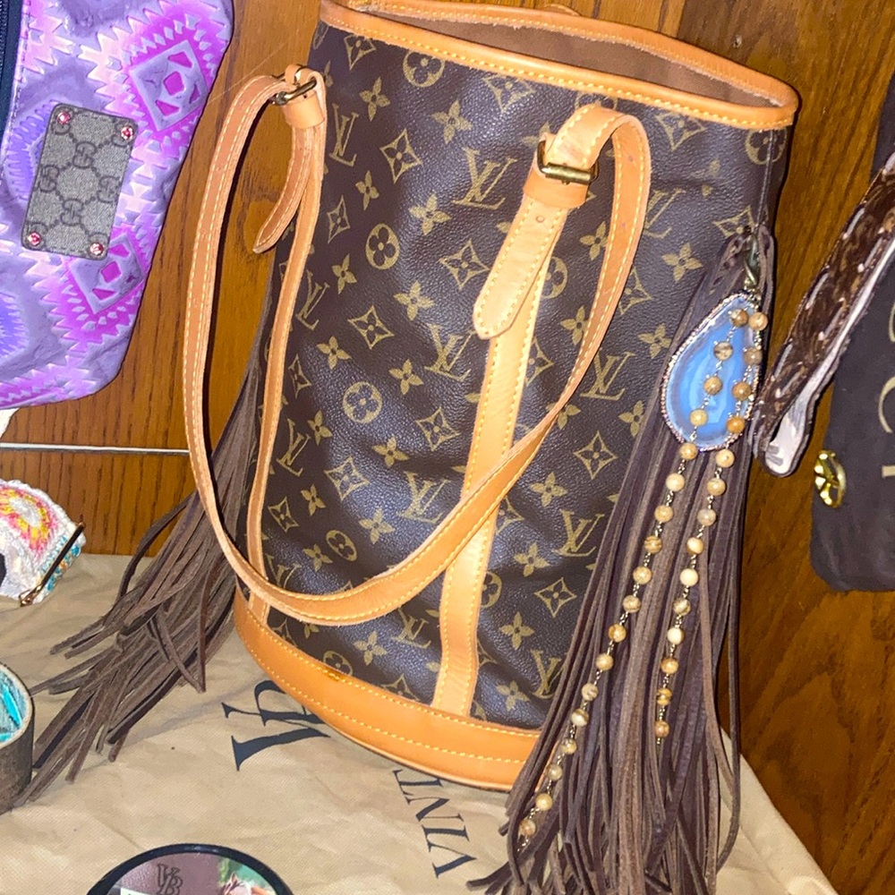 LIKE NEW 🆕 LOUIS VUITTON • Vintage Boho Bag